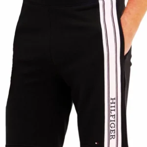 Pánské teplákové kraťasy Tommy Hilfiger UM0UM03200 černé